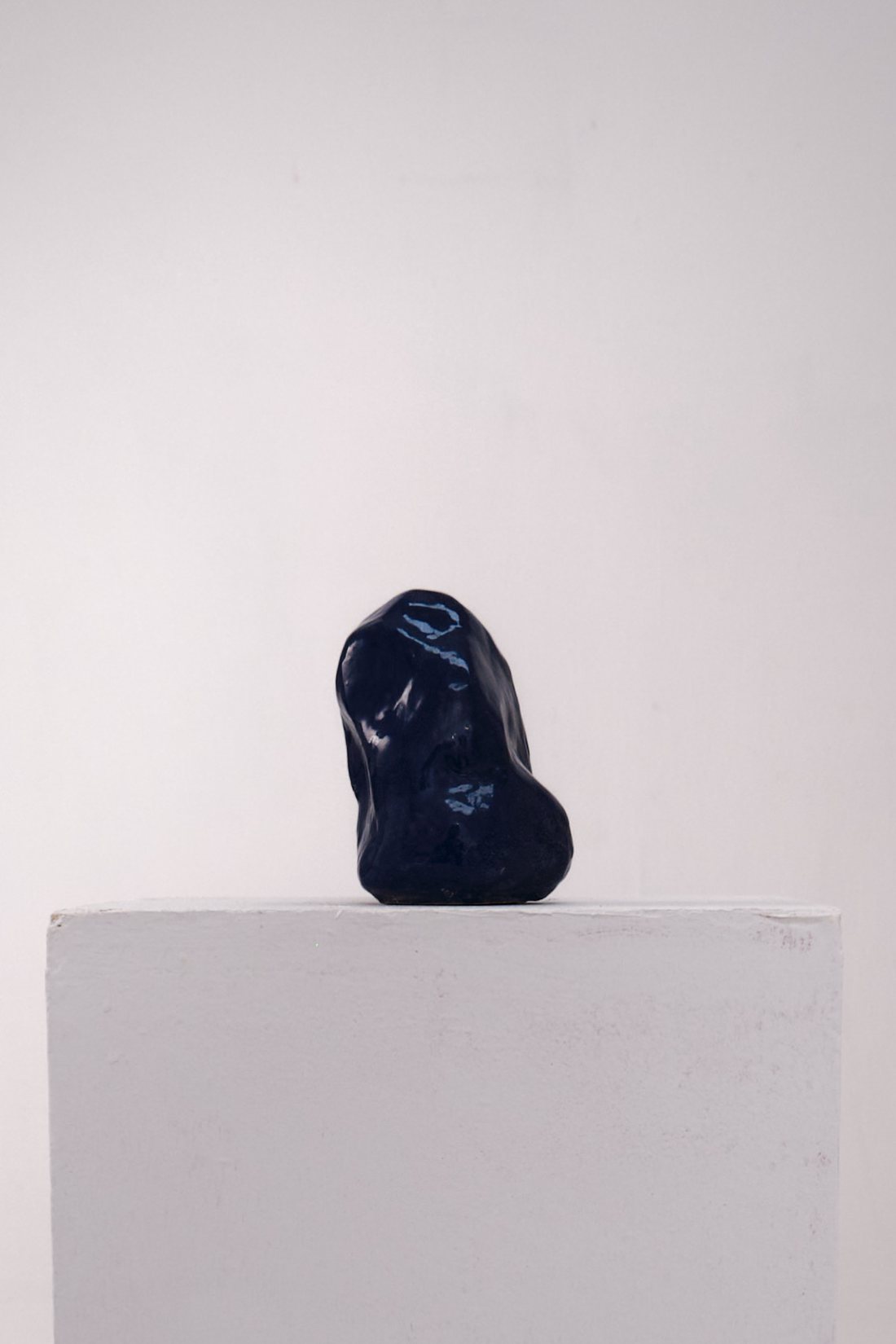 Noche, glazed clay sculpture by Isabel Arocena